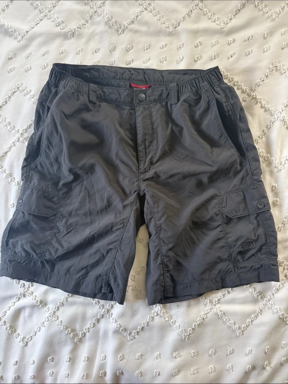 The North Face Men's Cargo Dark Gray Charcoal Nylon Shorts Size Medium